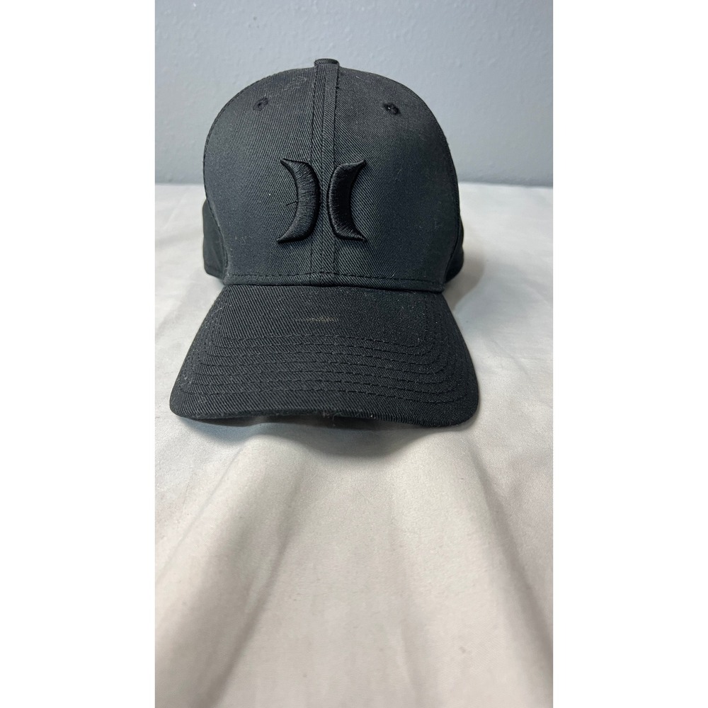 Hurley New Era 39THIRTY Hat Small Medium Black Stretch Fit Baseball Cap Logo